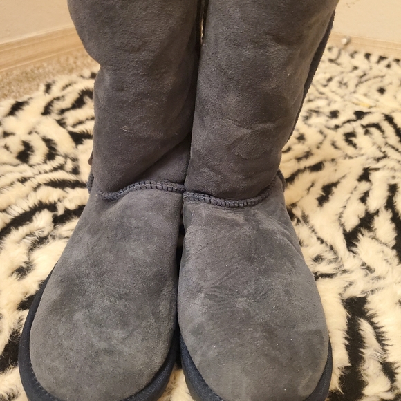NWT ugg boots - Picture 2 of 6